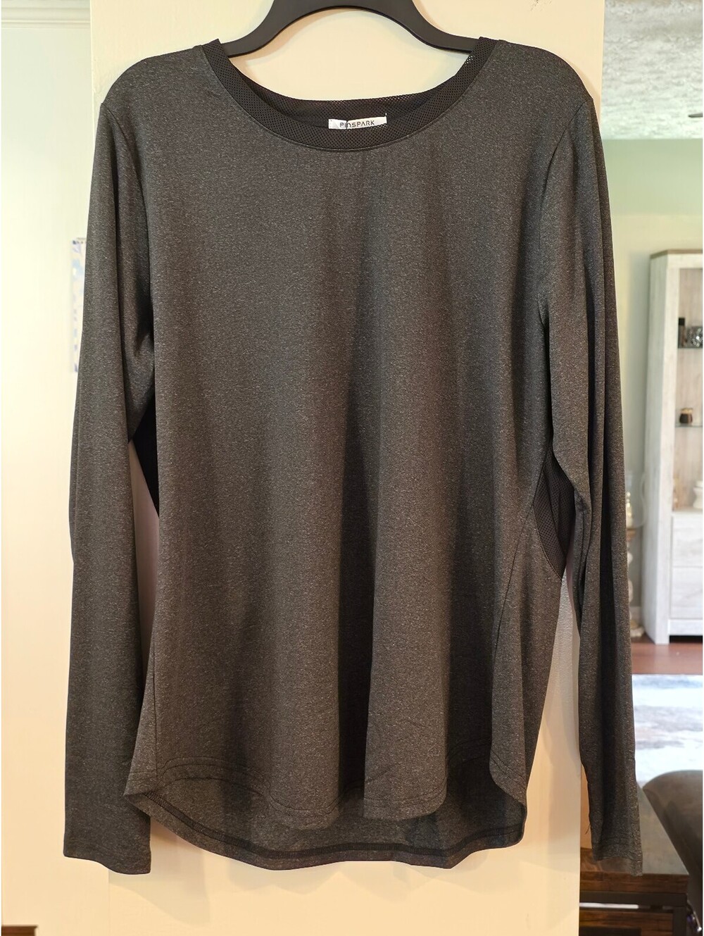 Pinspark black long sleeve athletic top size XL